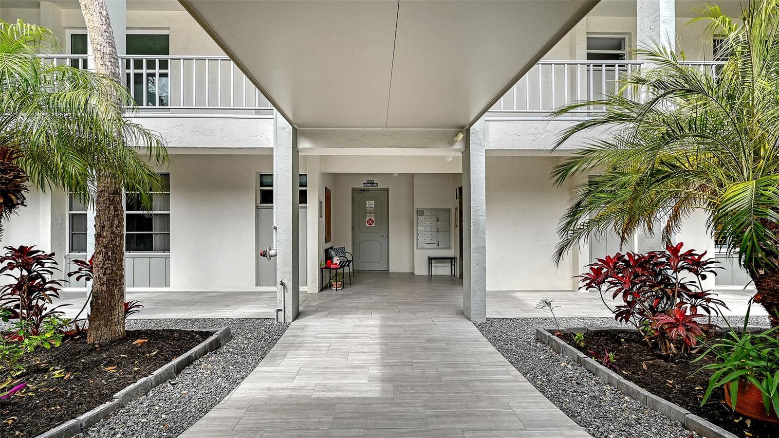 4340 FALMOUTH DR #206, LONGBOAT KEY, FL, 34228