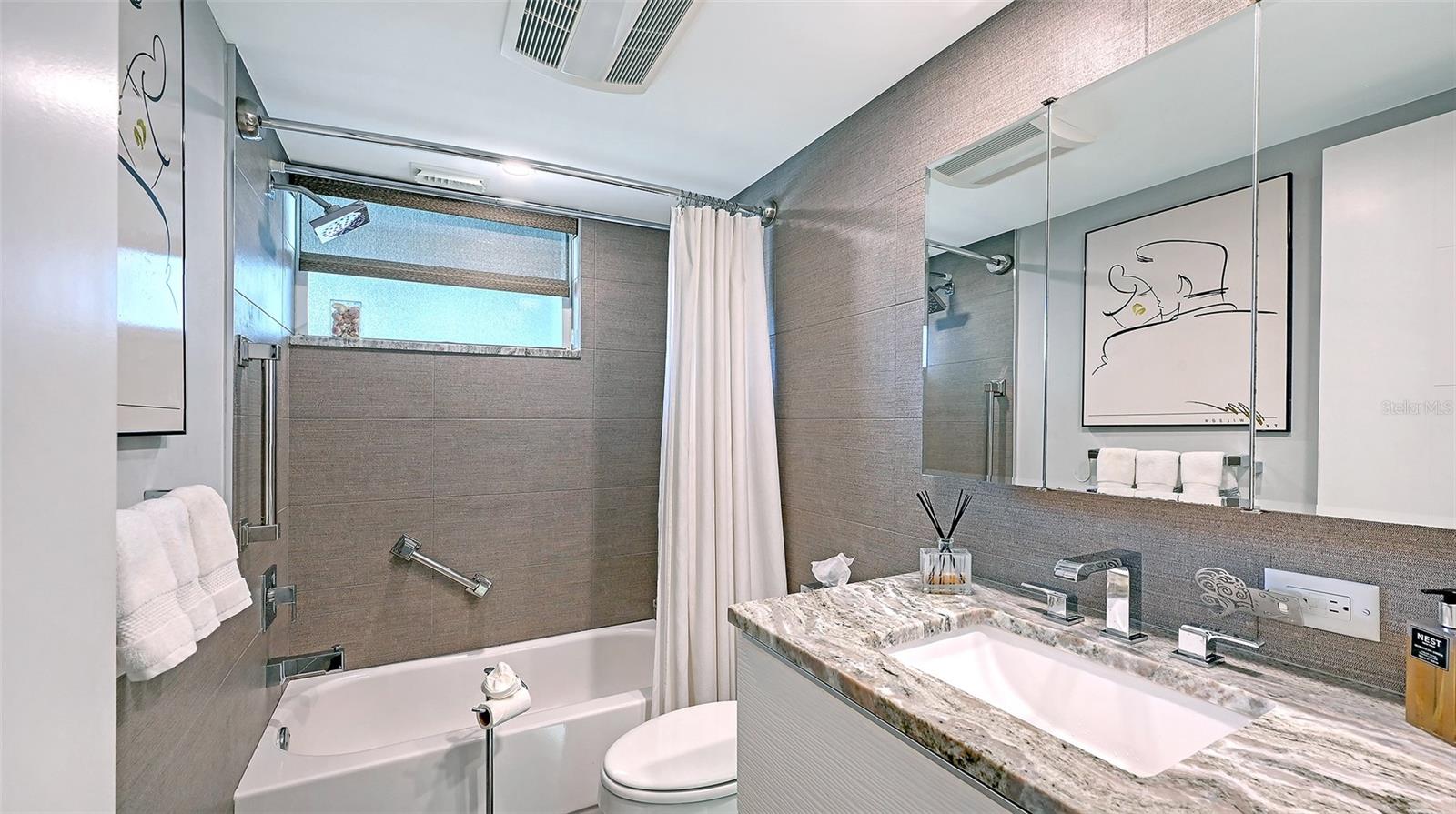 4340 FALMOUTH DR #206, LONGBOAT KEY, FL, 34228