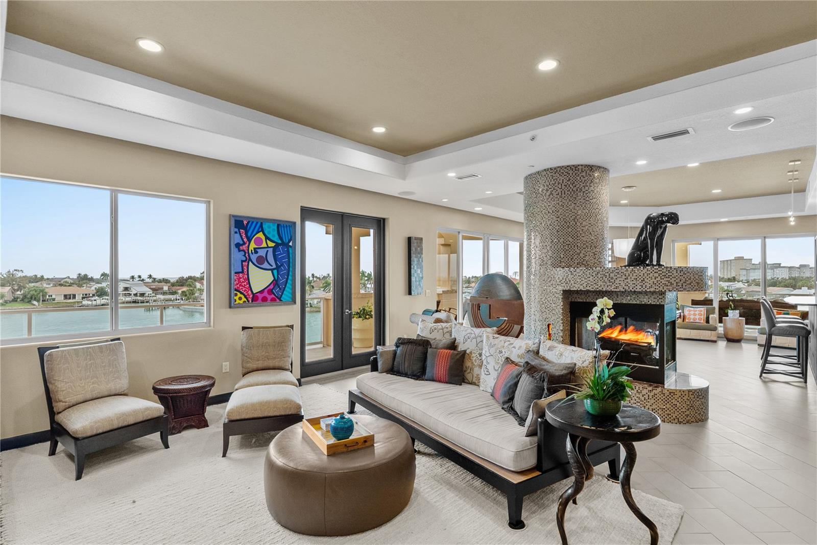 TB8477138 Property Photo