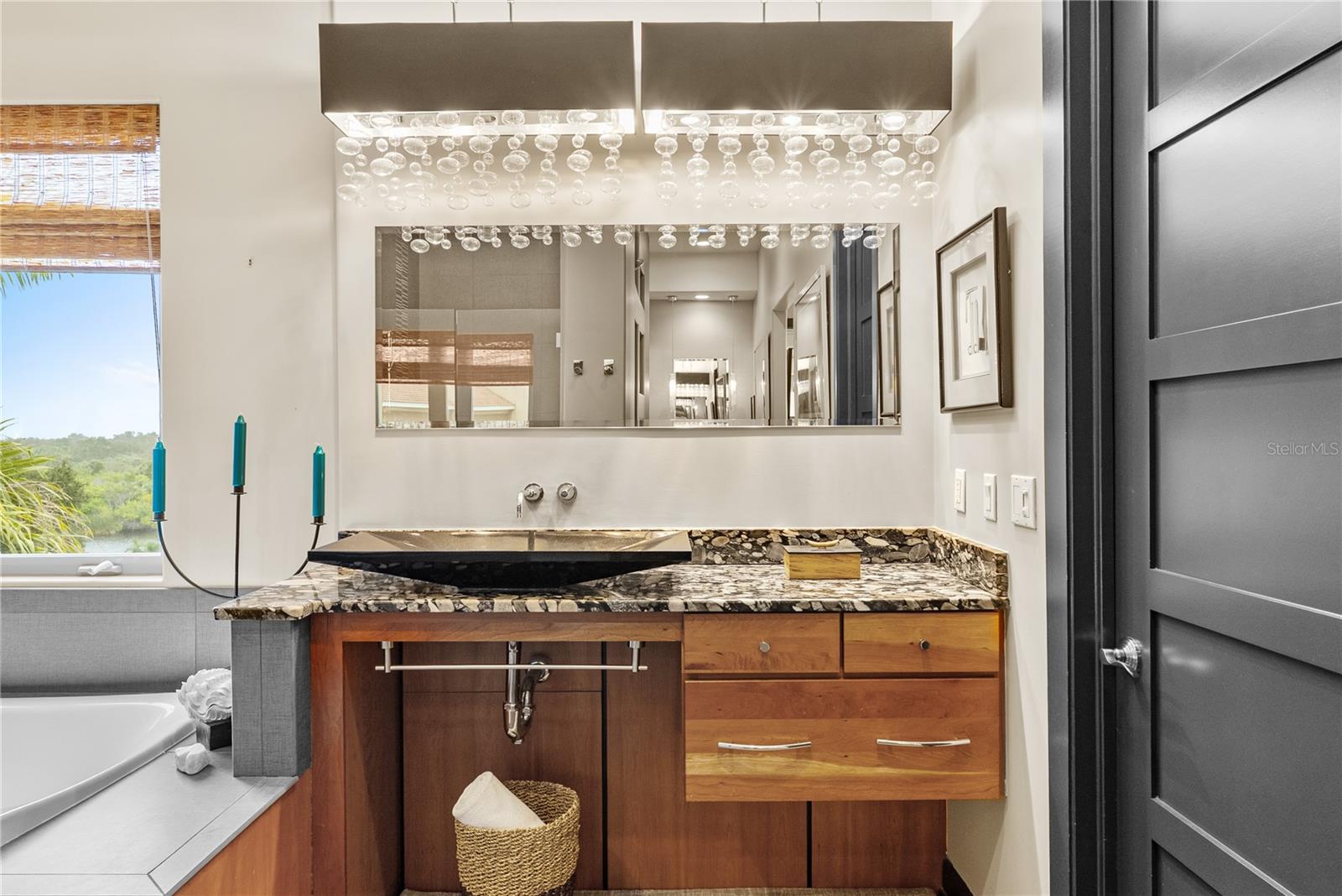 TB8477138 Property Photo