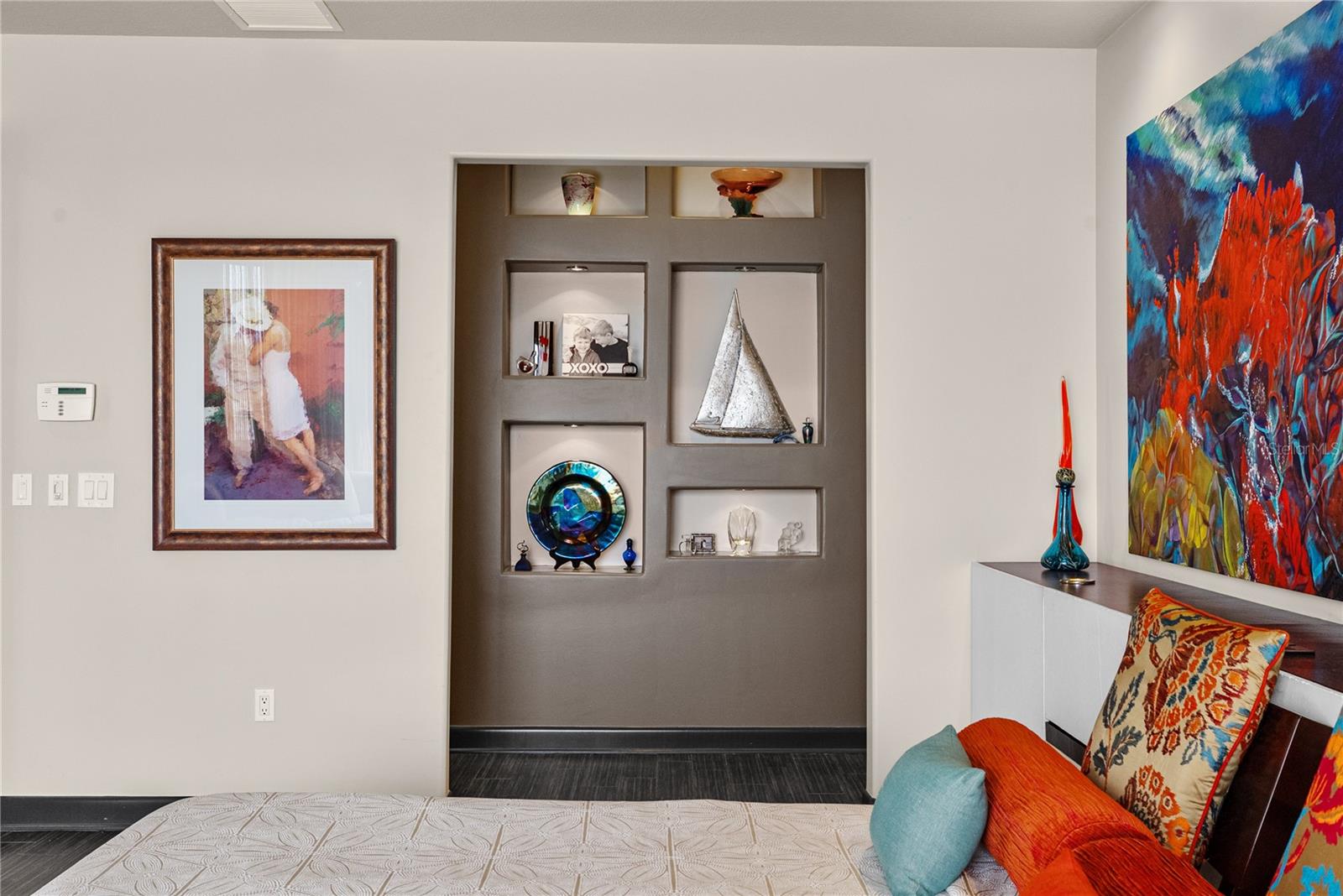 TB8477138 Property Photo