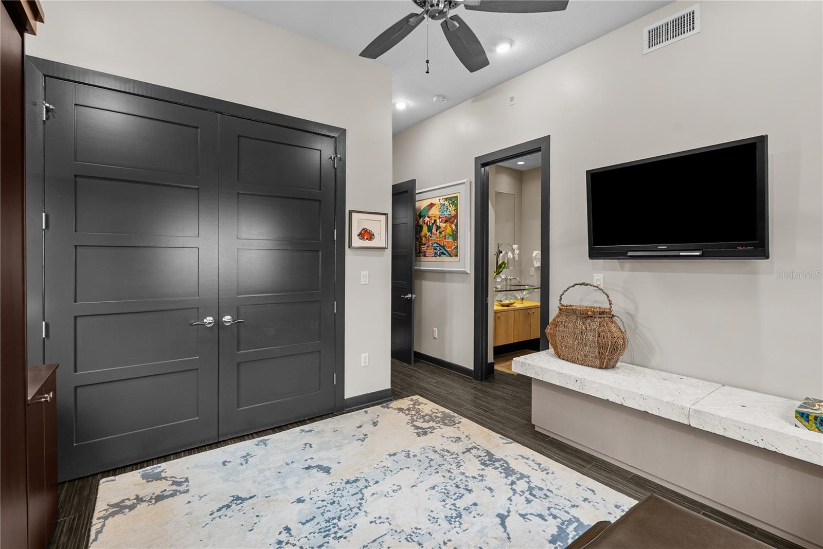 TB8477138 Property Photo