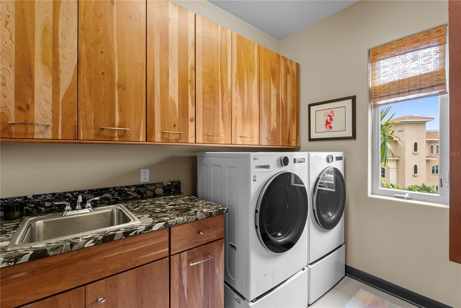 TB8477138 Property Photo