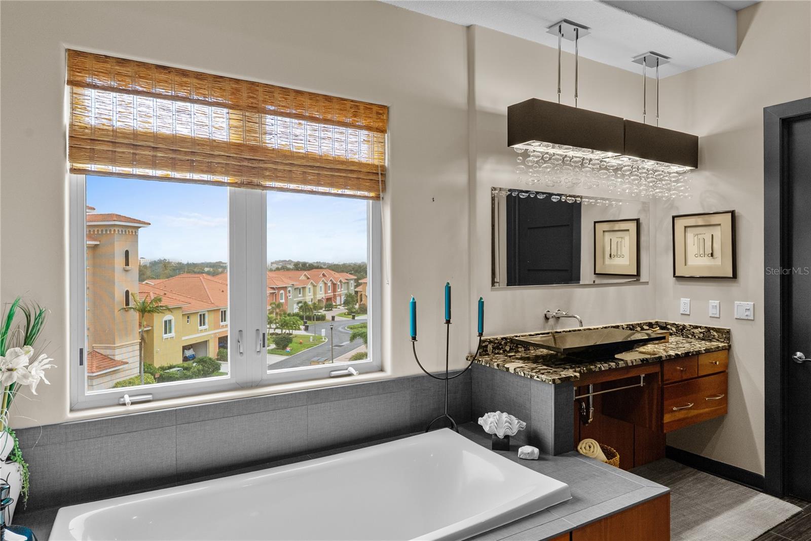 TB8477138 Property Photo