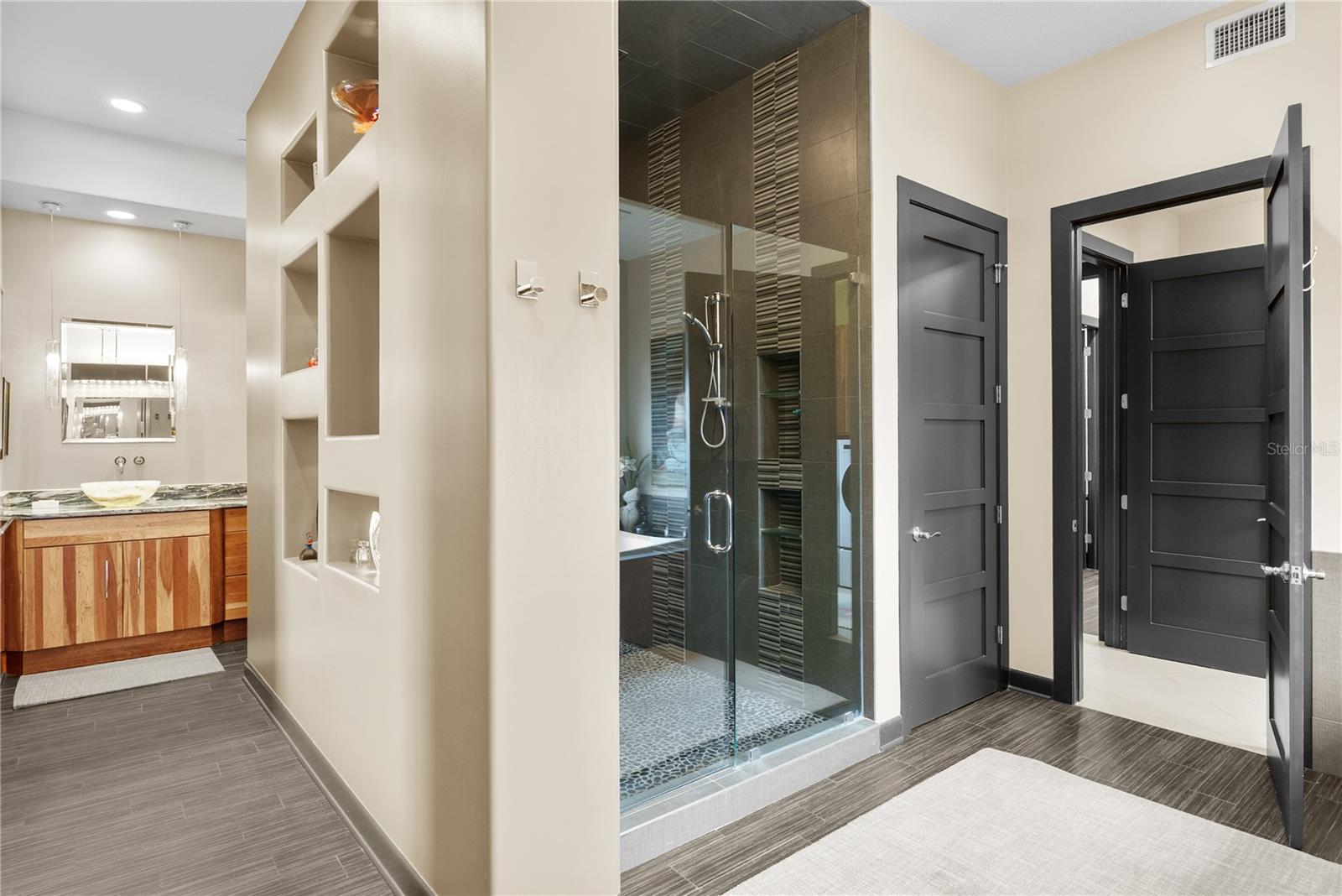 TB8477138 Property Photo