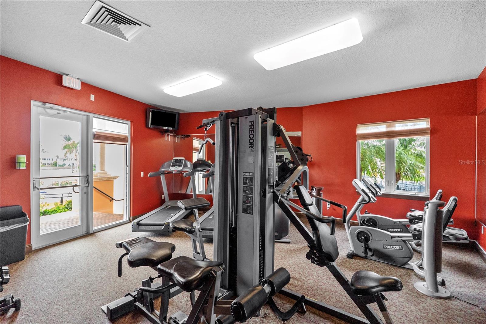 TB8477138 Property Photo