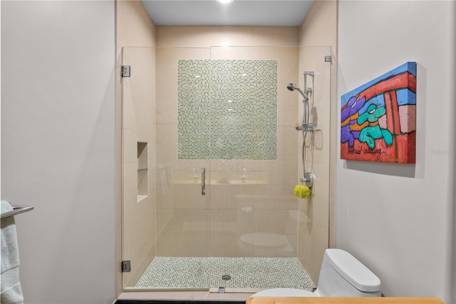 TB8477138 Property Photo