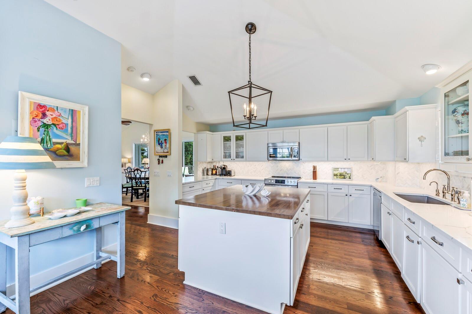 D6146203 Property Photo