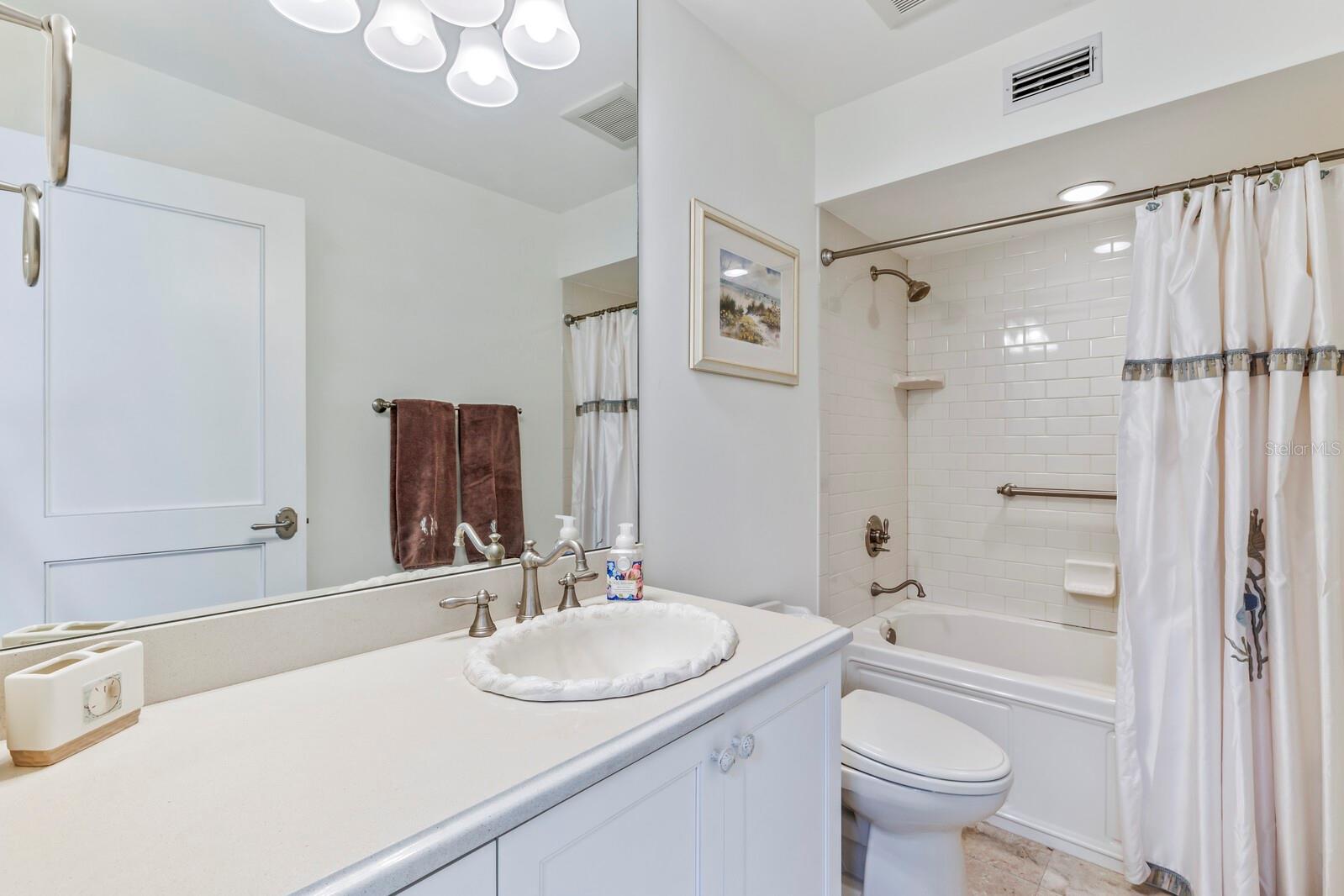 D6146203 Property Photo