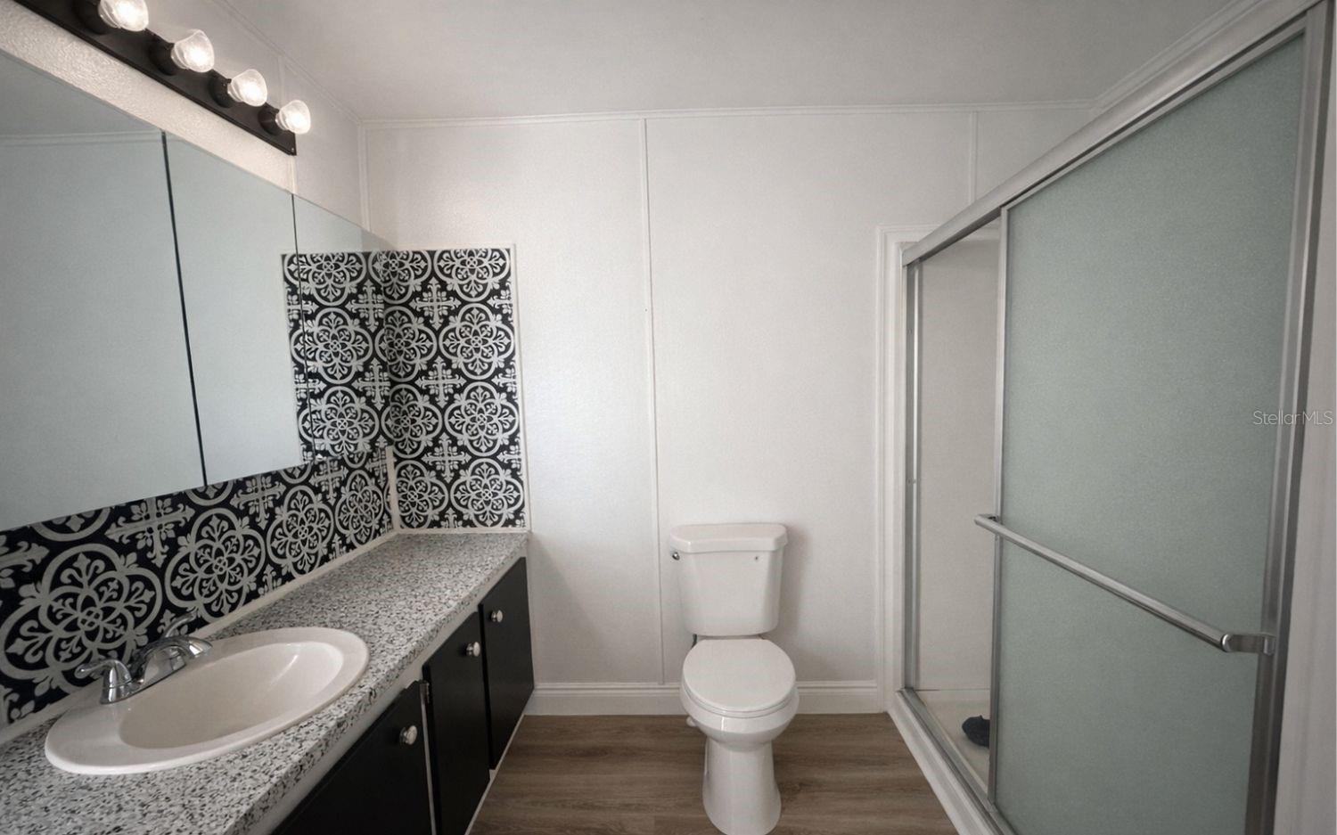 TB8477158 Property Photo