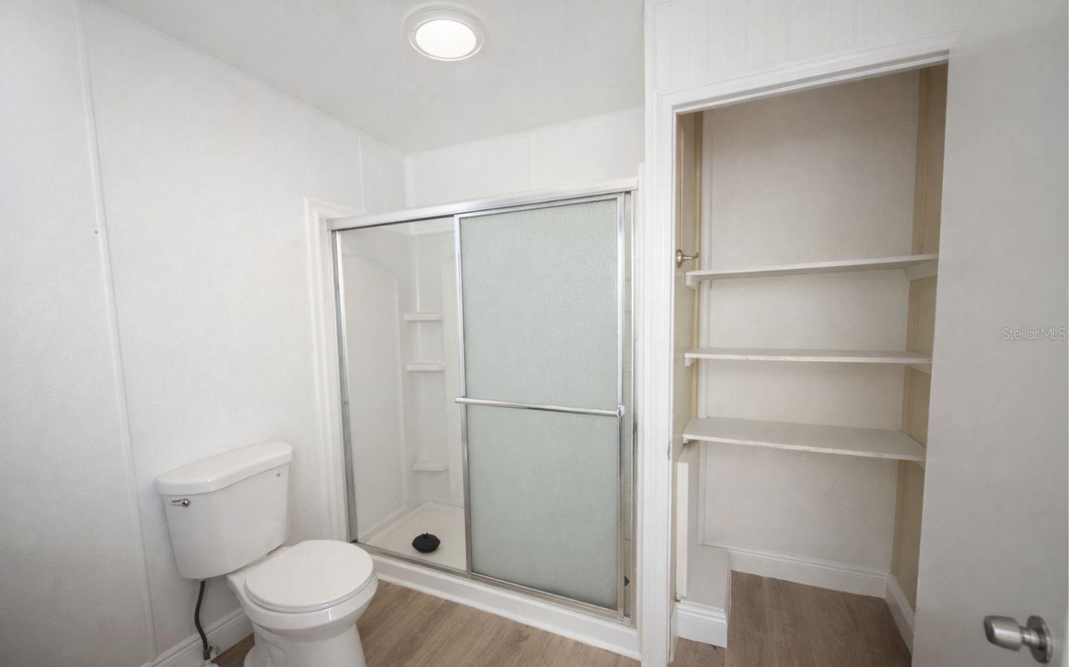 TB8477158 Property Photo