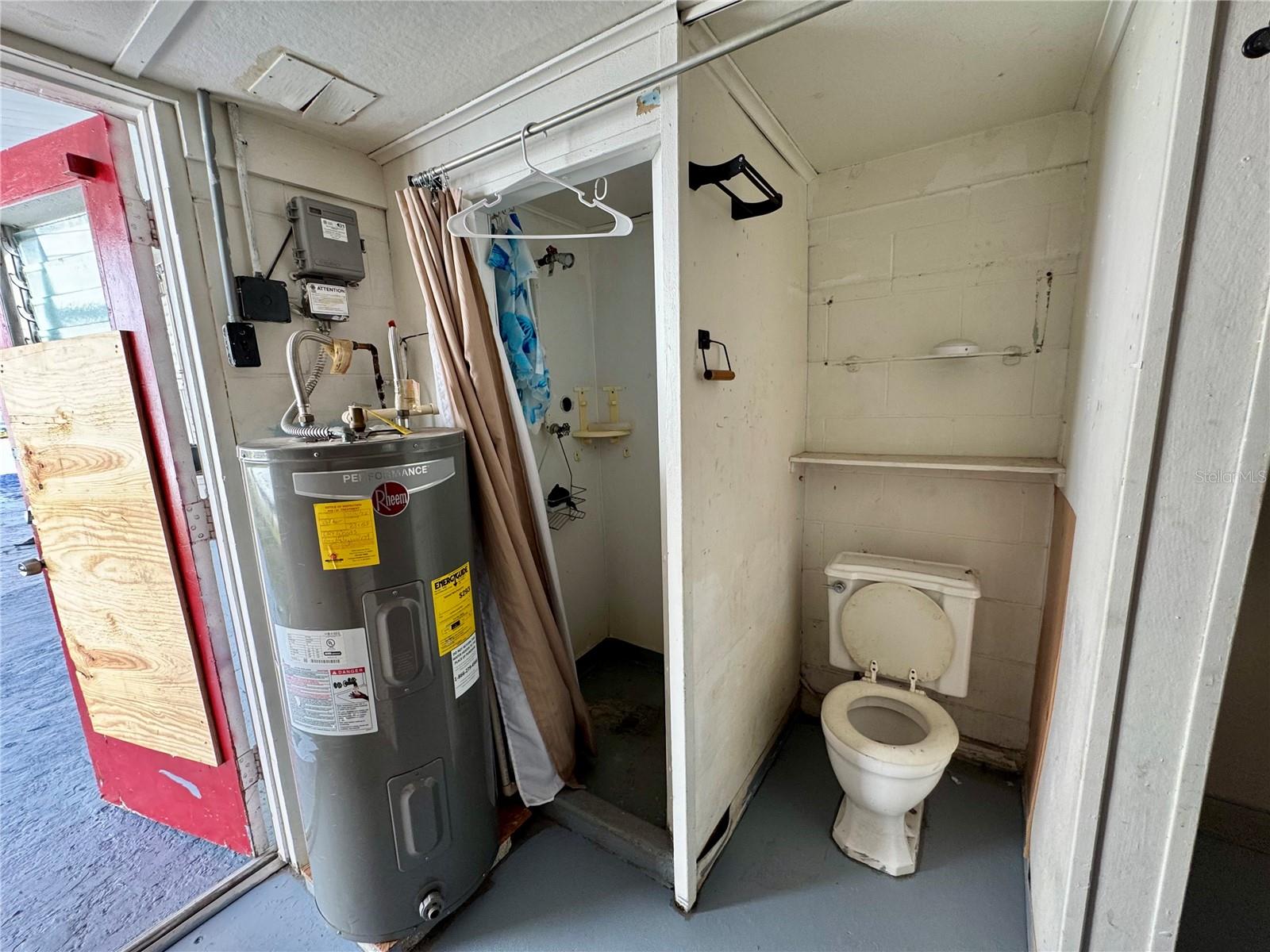 TB8477158 Property Photo