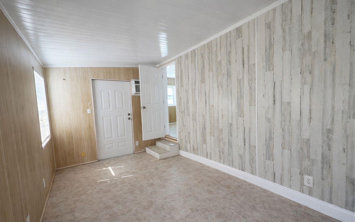 TB8477158 Property Photo