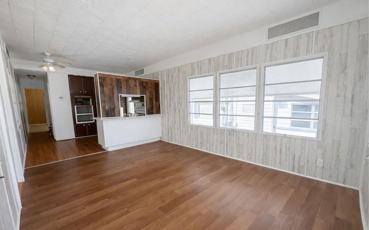 TB8477158 Property Photo