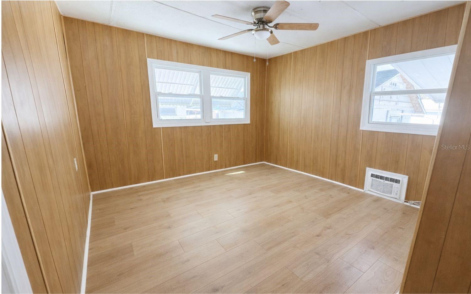 TB8477158 Property Photo