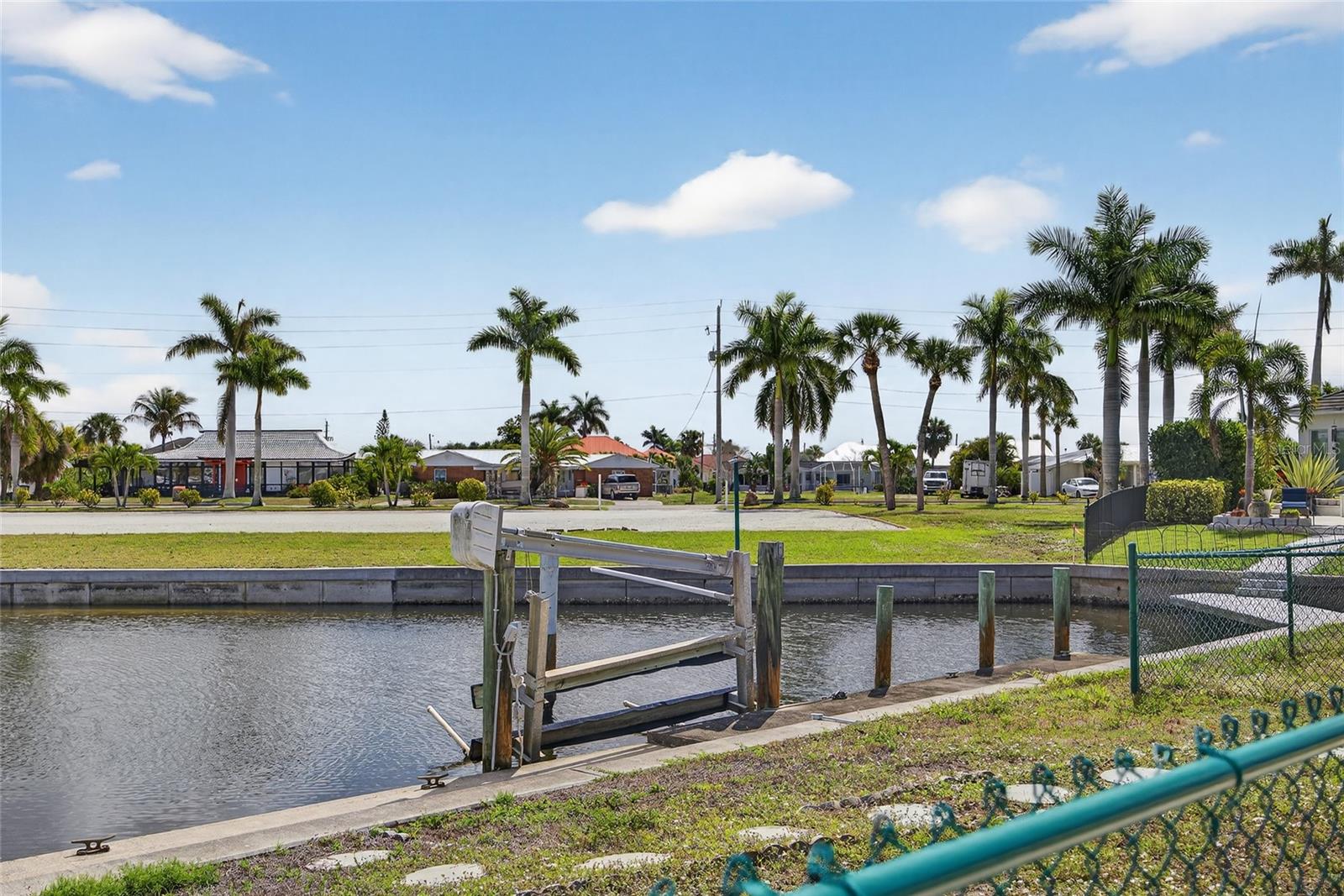 120 DONNA CT, PUNTA GORDA, FL, 33950