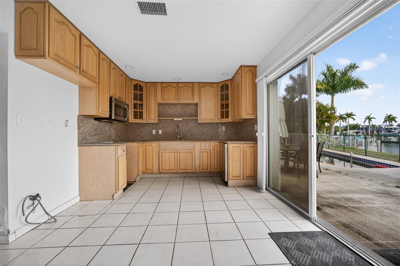 120 DONNA CT, PUNTA GORDA, FL, 33950