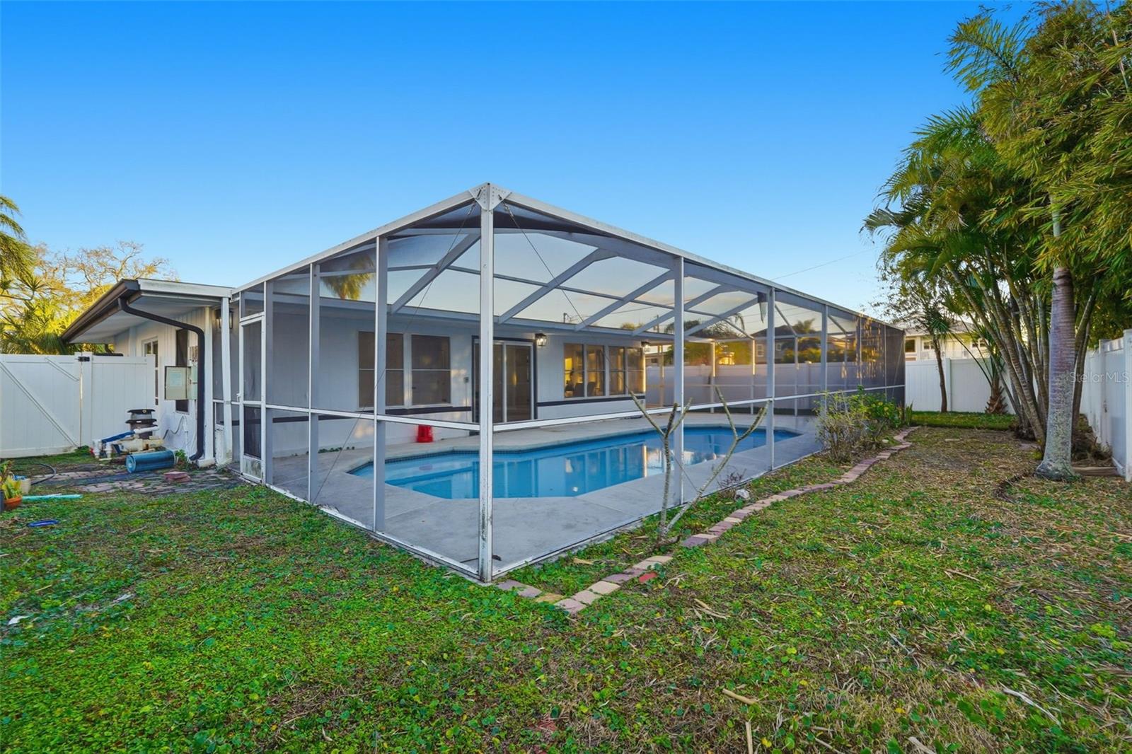 2470 DEL RIO WAY, DUNEDIN, FL, 34698