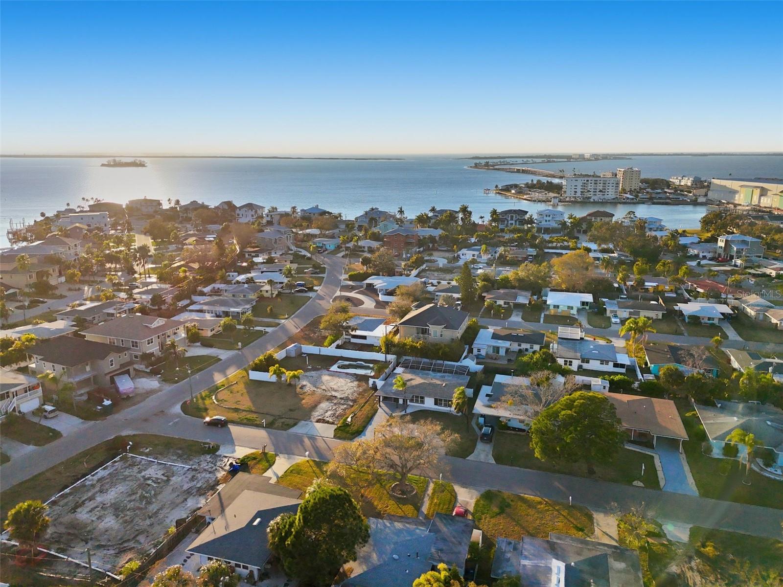 2470 DEL RIO WAY, DUNEDIN, FL, 34698