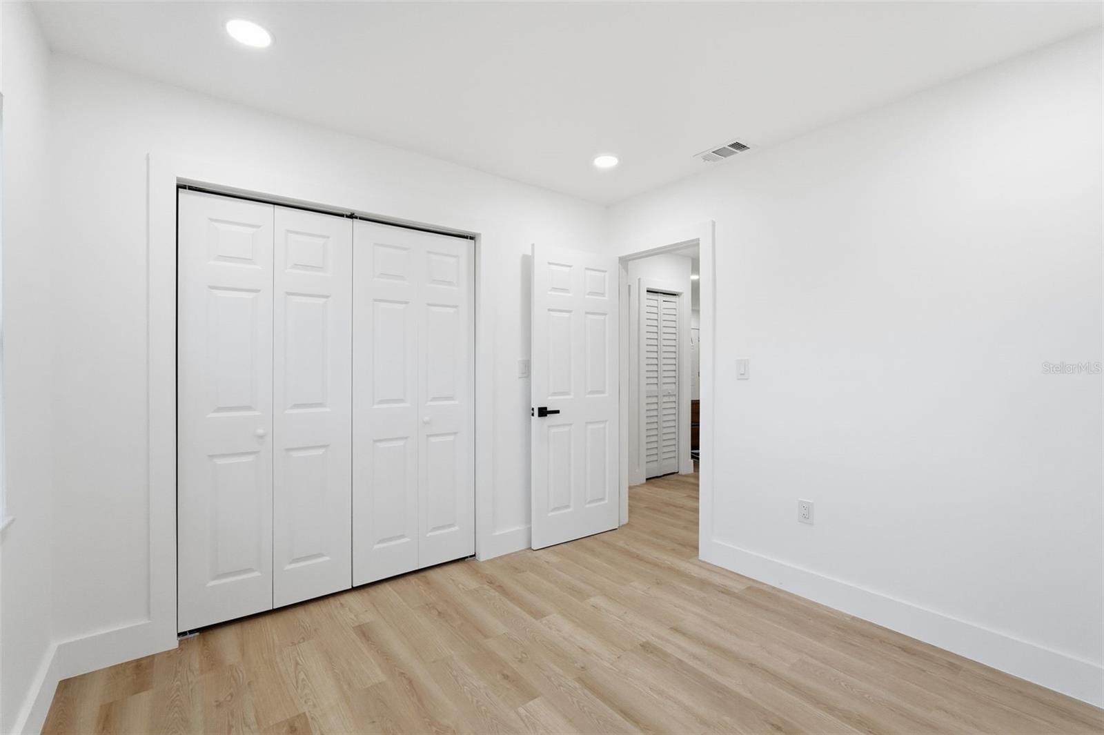 2470 DEL RIO WAY, DUNEDIN, FL, 34698