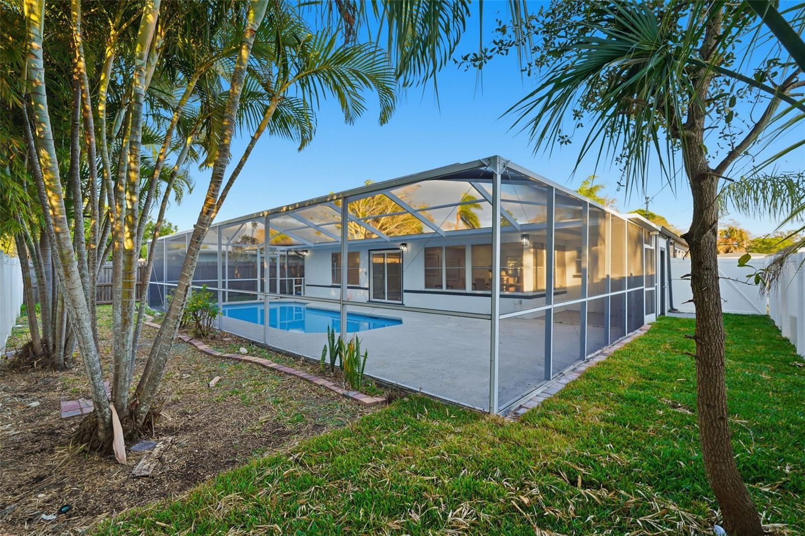 2470 DEL RIO WAY, DUNEDIN, FL, 34698