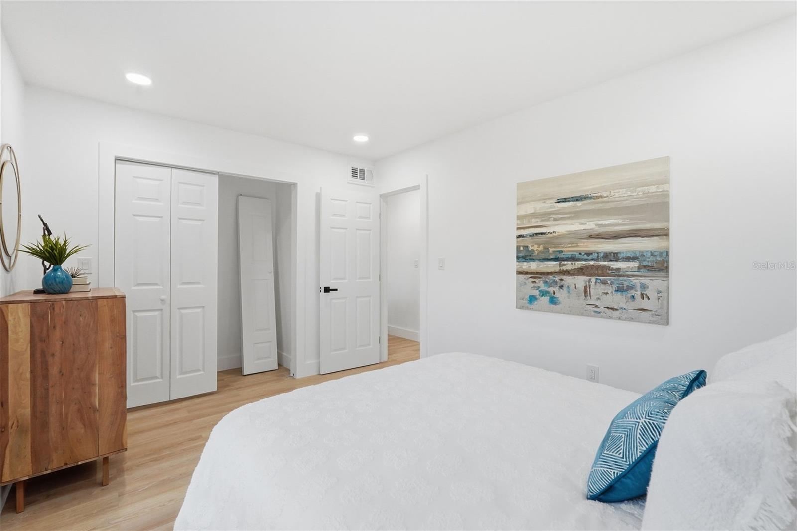 2470 DEL RIO WAY, DUNEDIN, FL, 34698