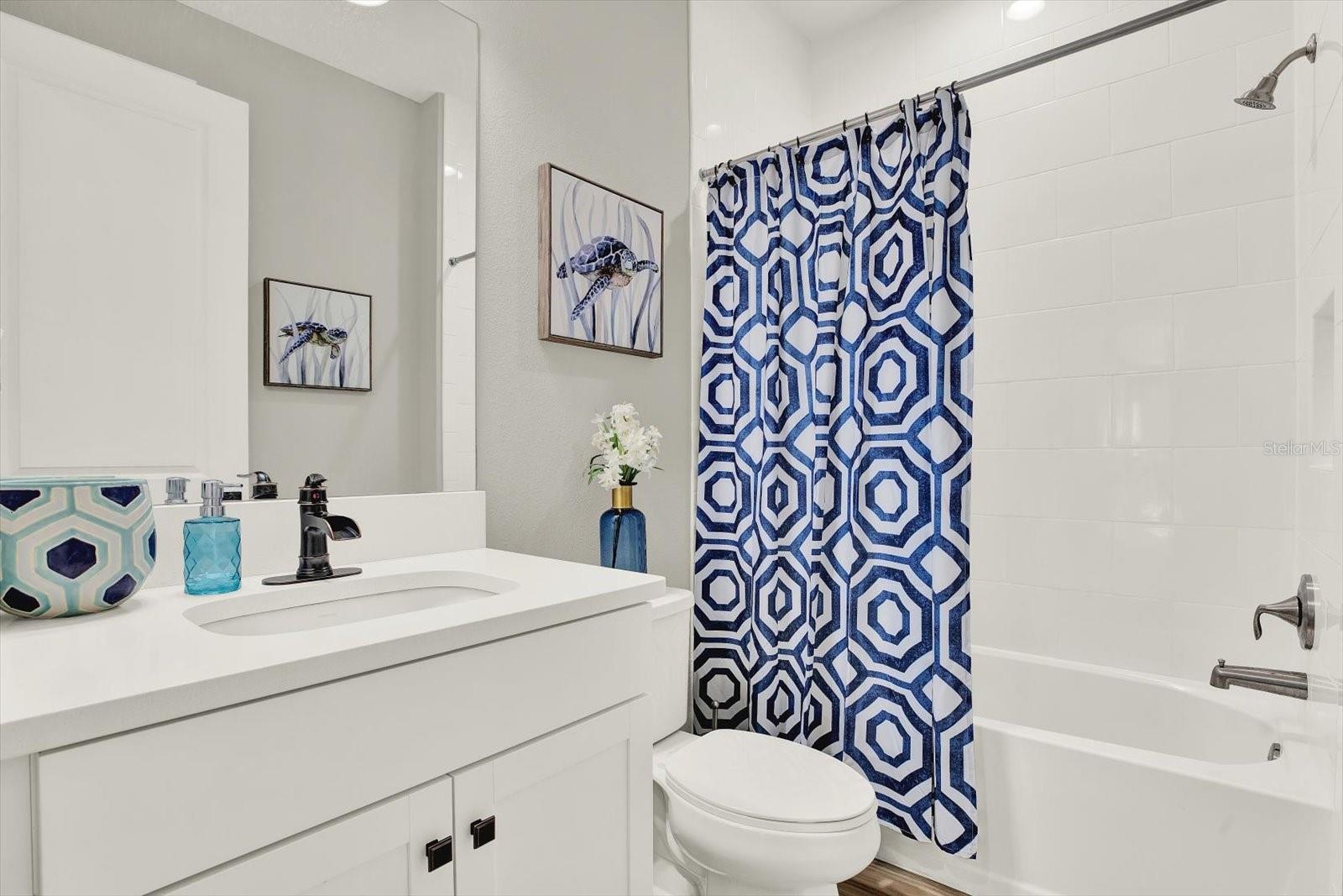 Multi-Gen/Guest Full Bath