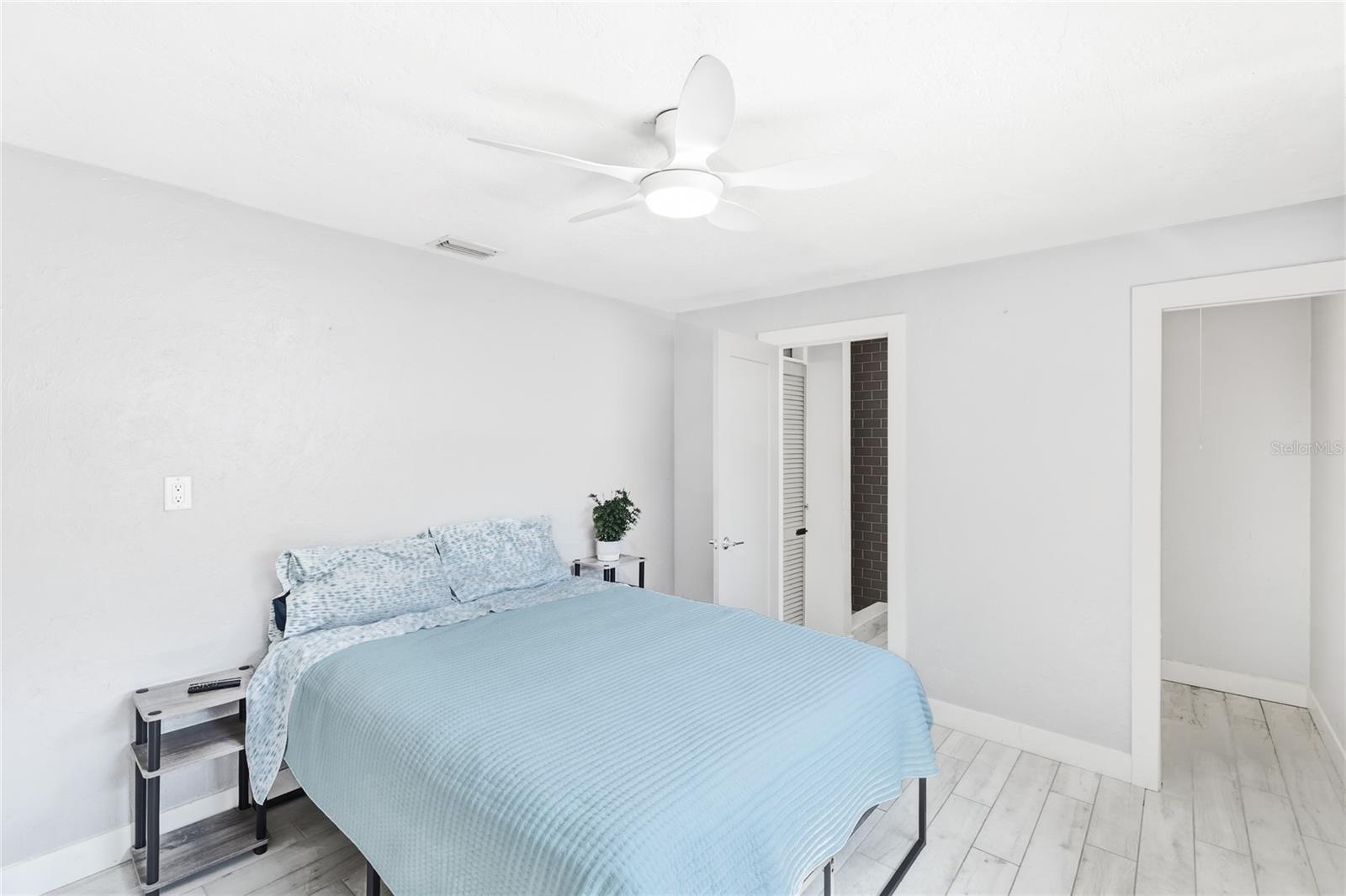 5320 MOELLER AVE, SARASOTA, FL, 34233
