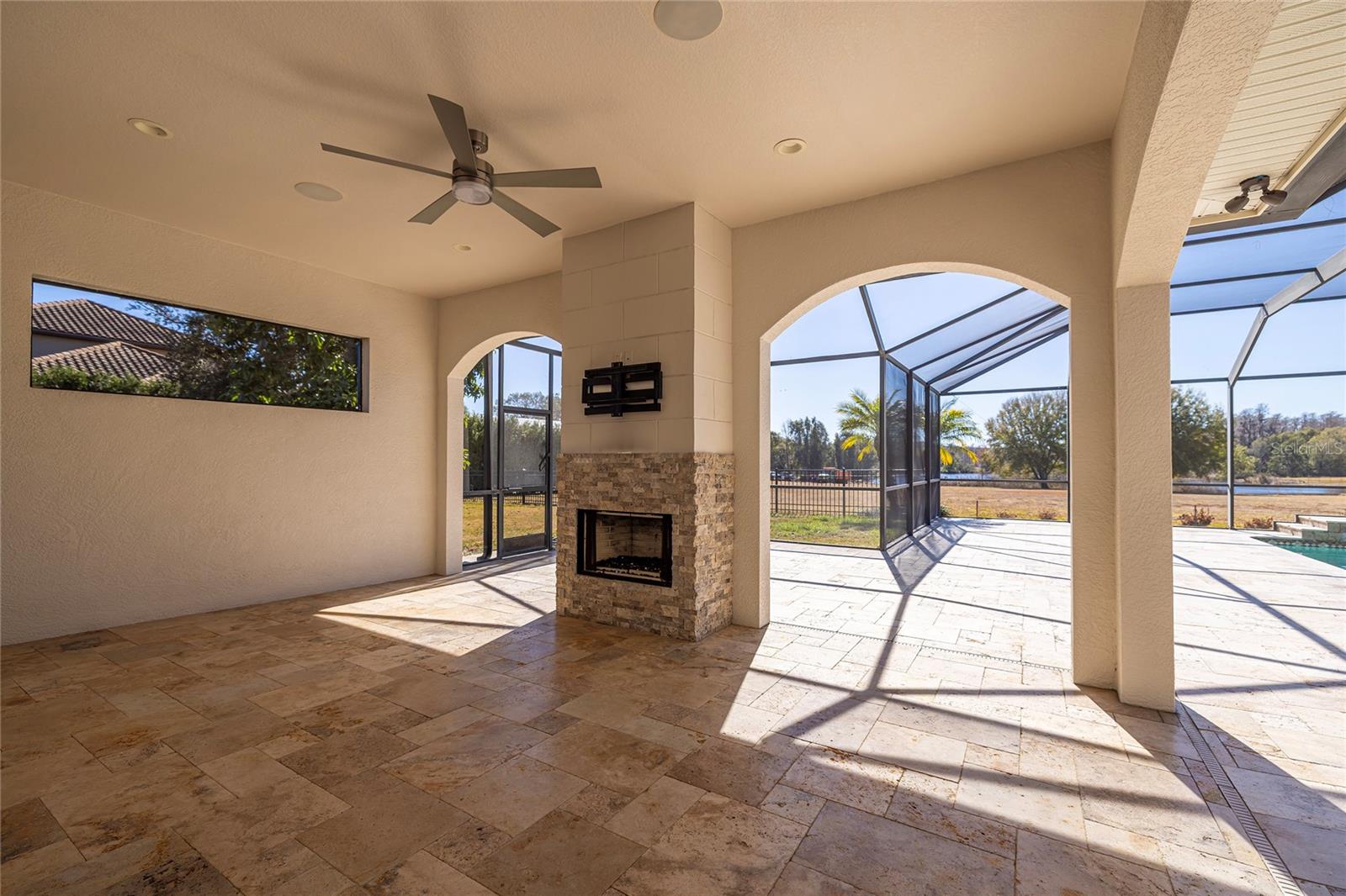 TB8477302 Property Photo