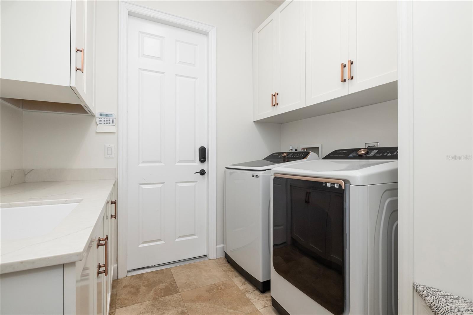 TB8477302 Property Photo