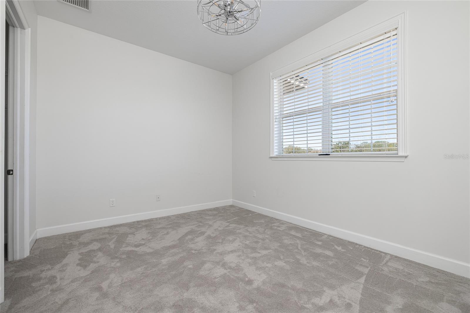 TB8477302 Property Photo