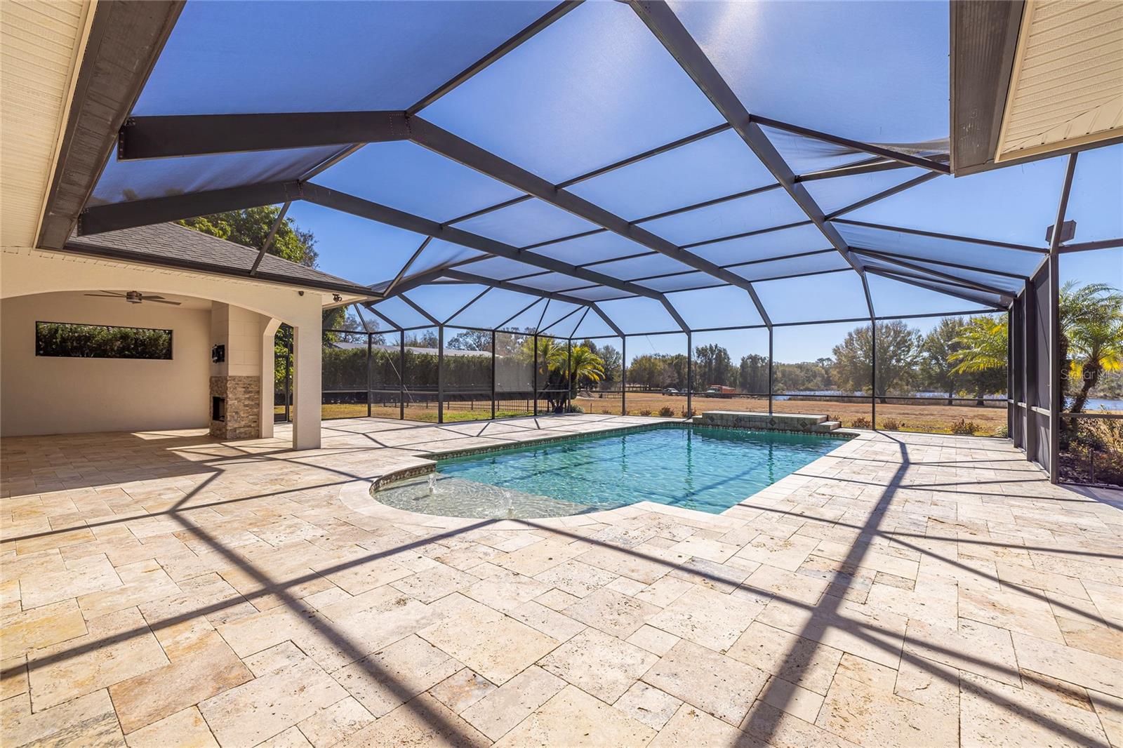 TB8477302 Property Photo