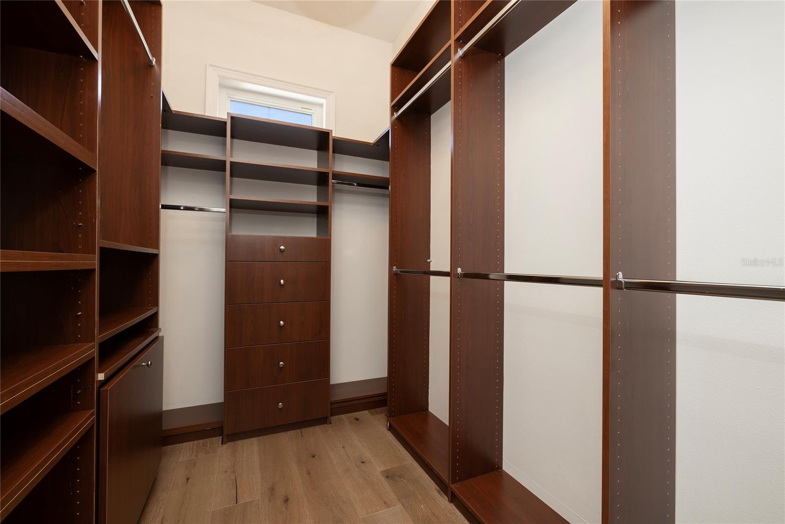 TB8477302 Property Photo