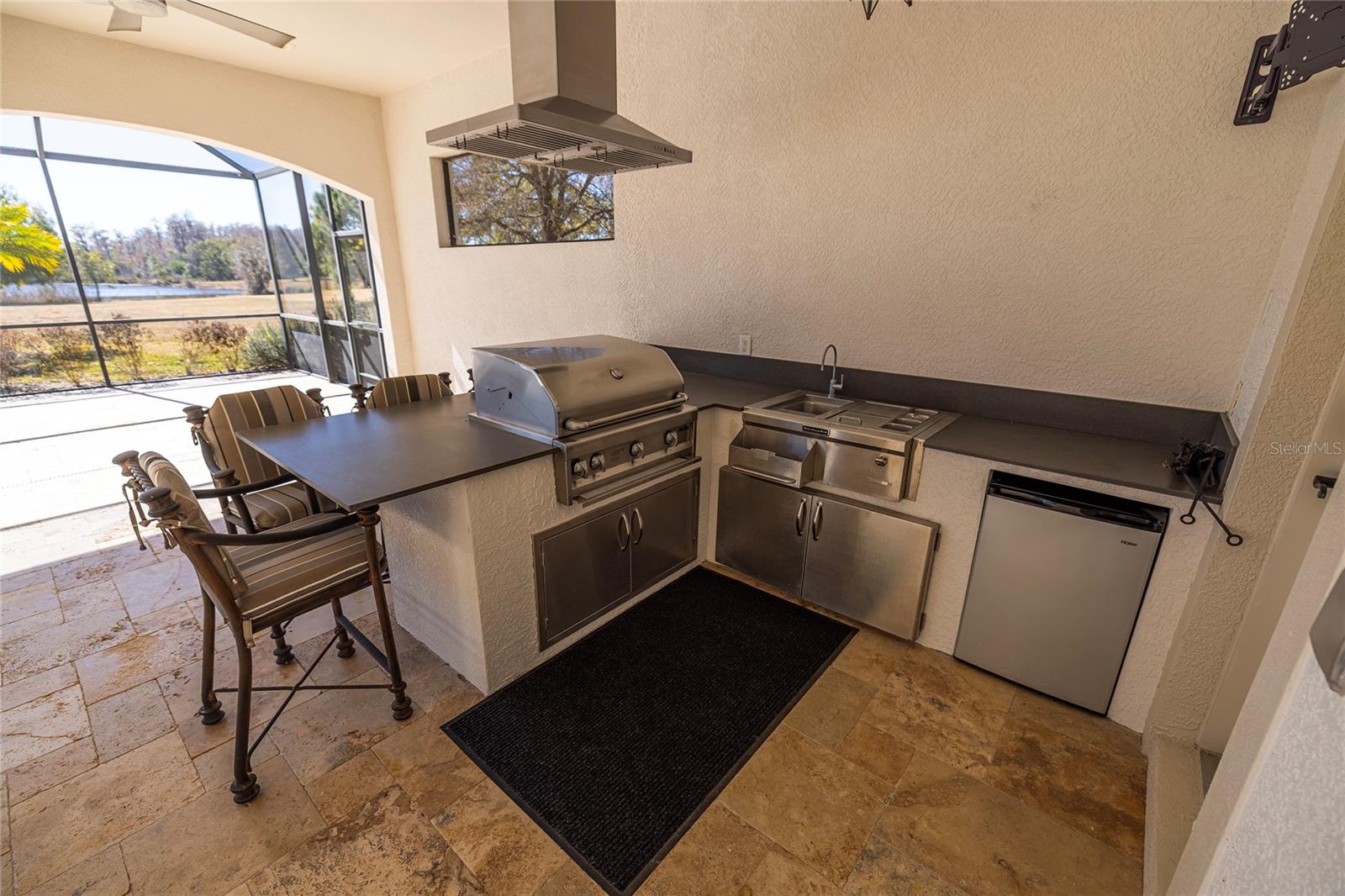 TB8477302 Property Photo