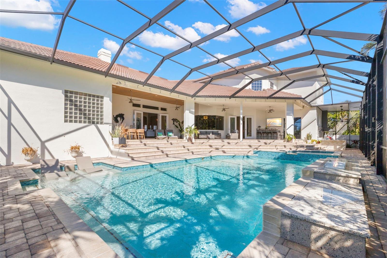 TB8477321 Property Photo