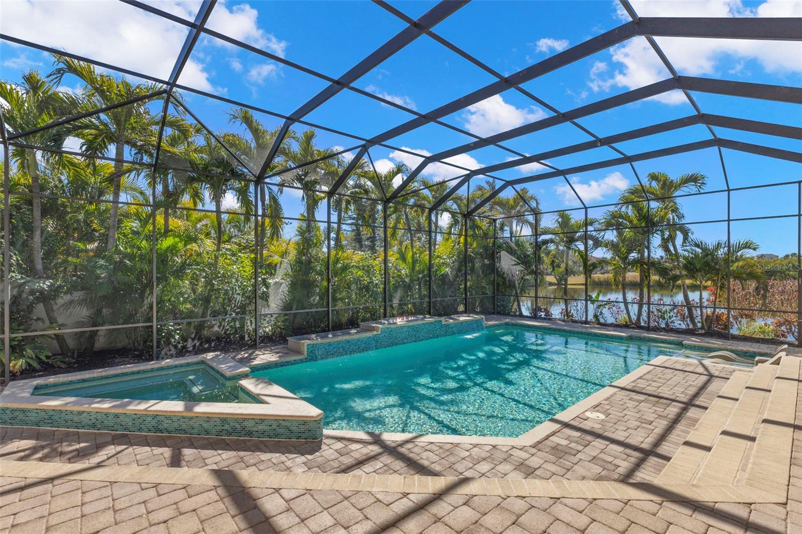 TB8477321 Property Photo