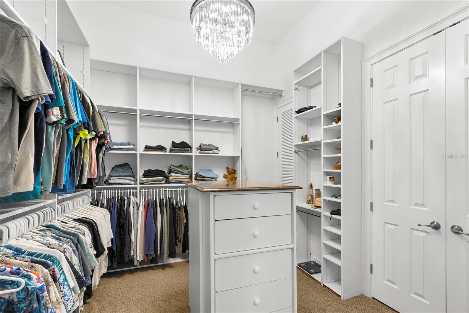 TB8477321 Property Photo