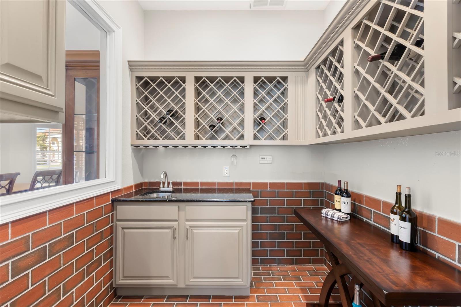 TB8477321 Property Photo