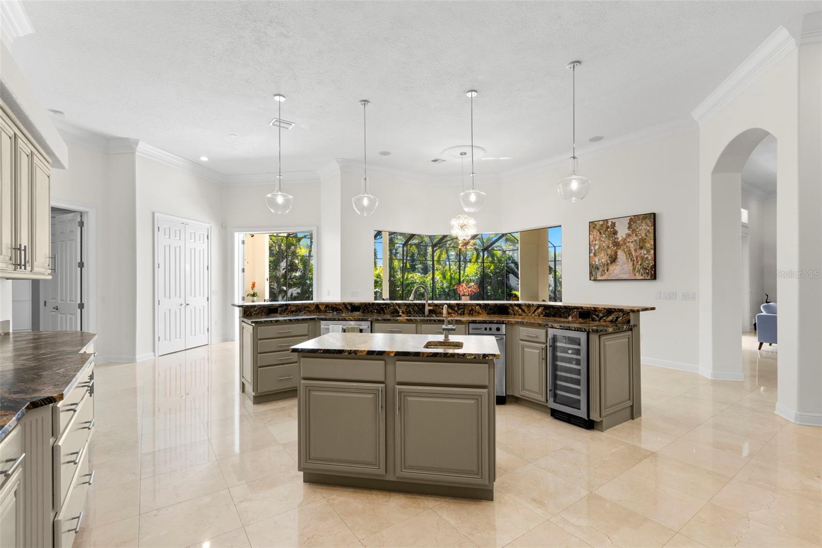 TB8477321 Property Photo