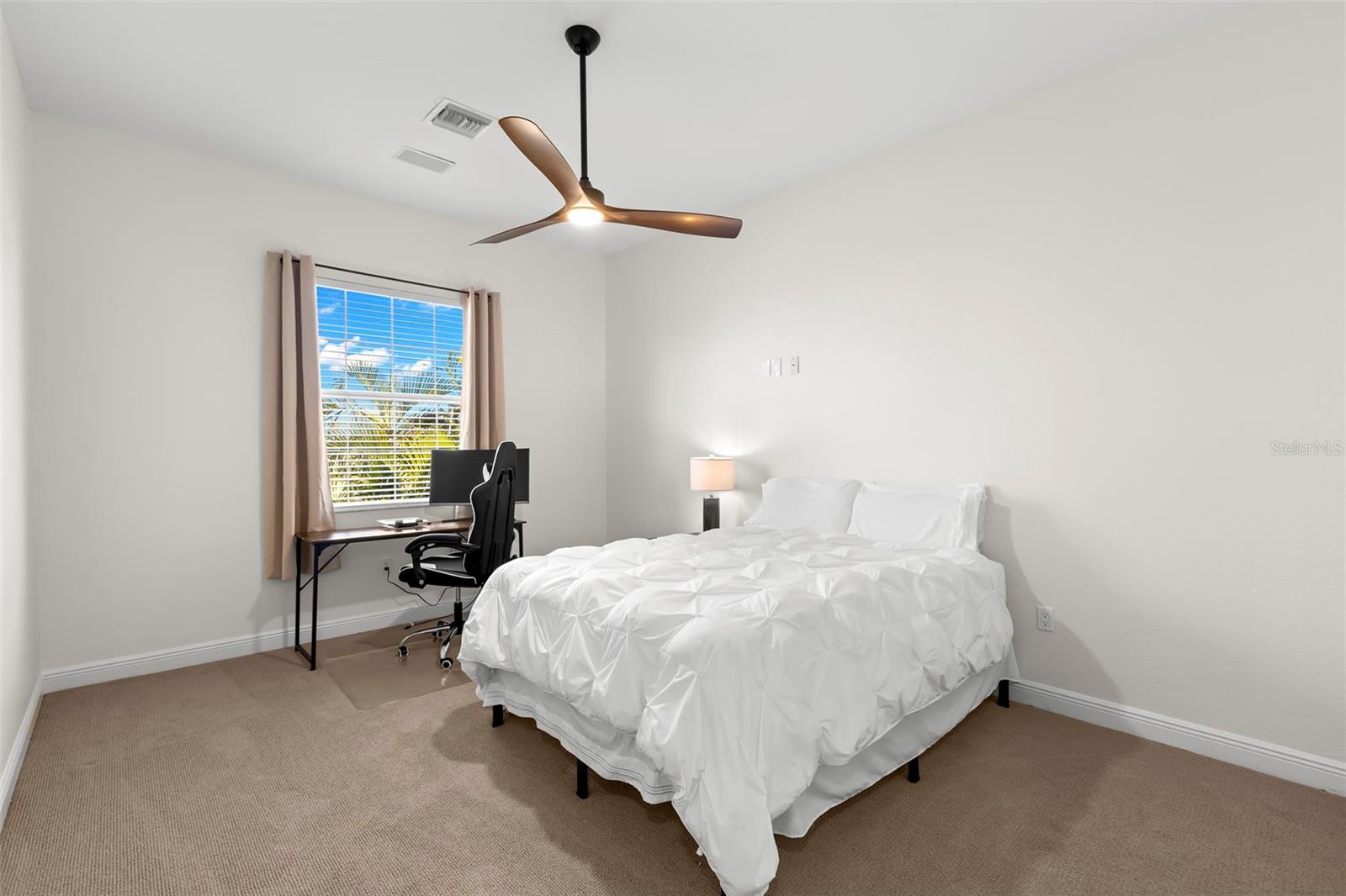 TB8477321 Property Photo