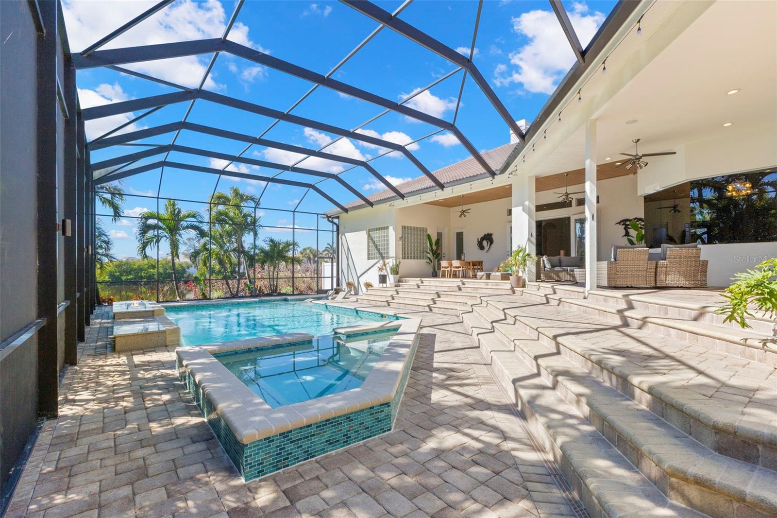 TB8477321 Property Photo