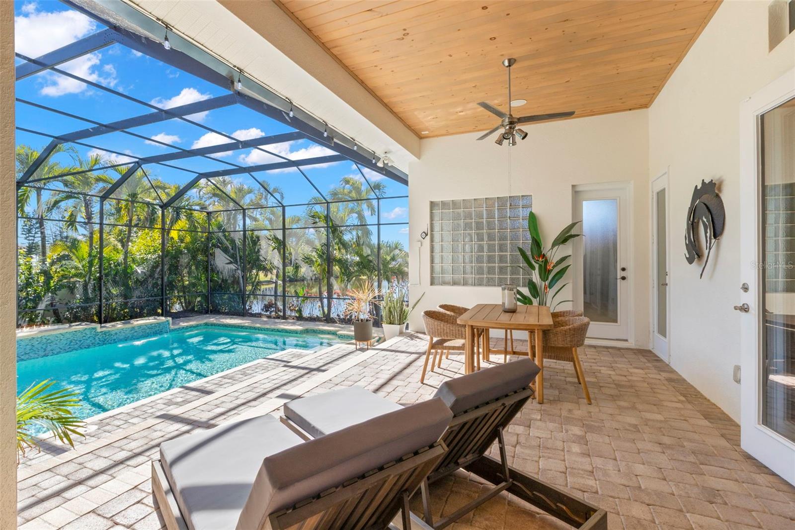 TB8477321 Property Photo