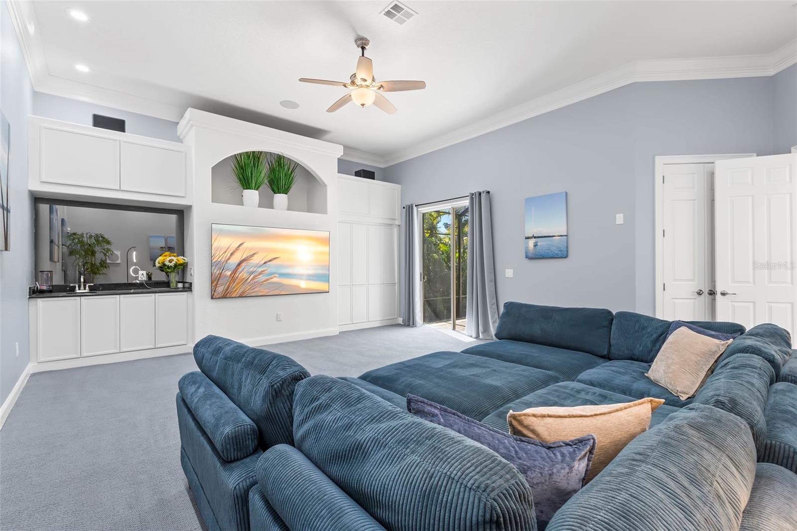 TB8477321 Property Photo