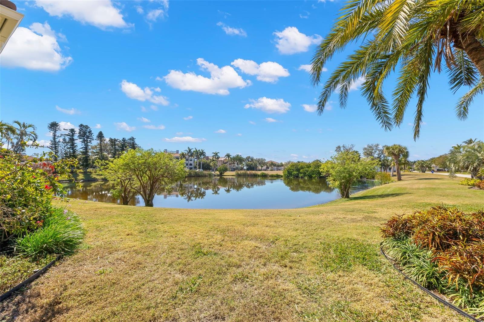 TB8477321 Property Photo