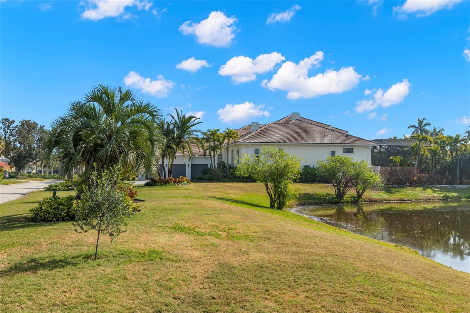 TB8477321 Property Photo