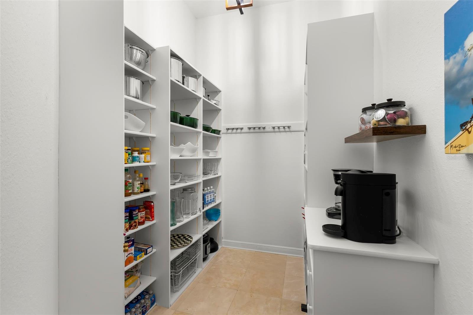 TB8477321 Property Photo