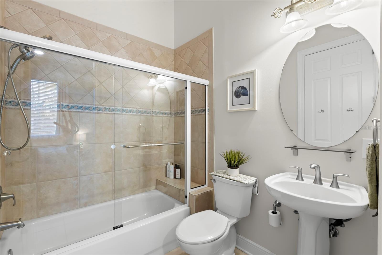 TB8477321 Property Photo