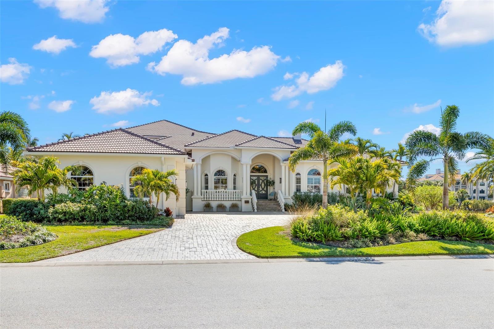 TB8477321 Property Photo