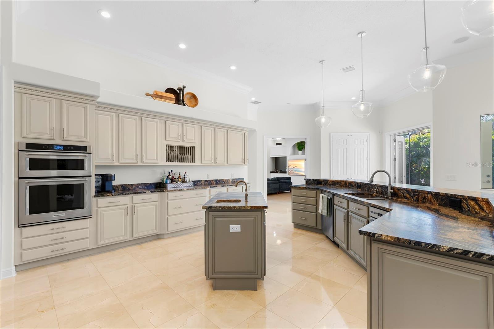 TB8477321 Property Photo