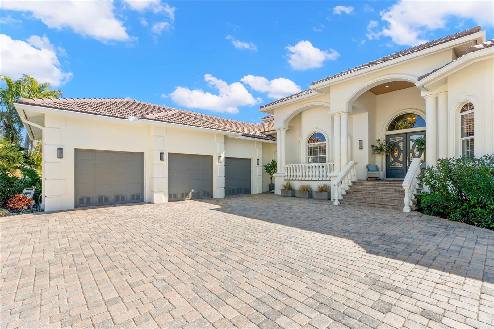 TB8477321 Property Photo